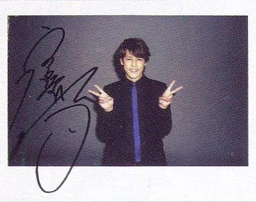 駿河屋 -<中古>☆宮野真守/直筆サイン入り・横型・上半身・衣装黒・紫