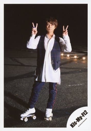 駿河屋 中古 Kis My Ft2 北山宏光 全身 衣装青 白 ローラースケート 両手ピース 背景黒 シングル Love Mv ジャケ写オフショット 公式生写真 ジャニーズ 駿河屋 中古 Kis My Ft2 北山宏光 全身 衣装青 白 ローラースケート 両手ピース 背景黒 シングル Love Mv ジャケ写オフショット 公式生写真 ジャニーズ