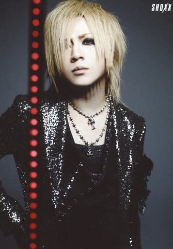 駿河屋 中古 The Gazette ルキ 上半身 衣装黒 右手腰 ライト赤 背景グレー 雑誌 Shoxx 生写真 男性生写真 駿河屋 中古 The Gazette ルキ 上半身 衣装黒 右手腰 ライト赤 背景グレー 雑誌 Shoxx 生写真 男性生写真