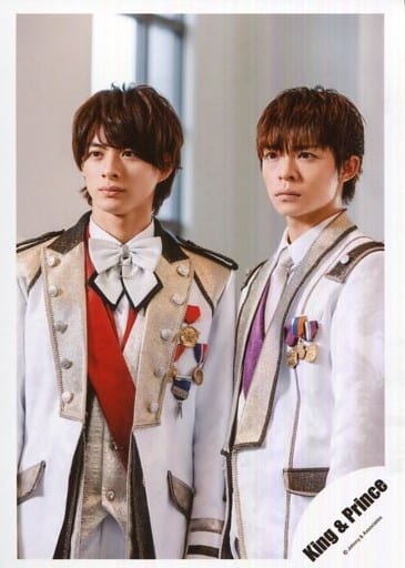 駿河屋 -<中古>King & Prince/平野紫耀・岸優太/上半身・衣装白・岸体 駿河屋 -<中古>King & Prince/平野紫耀・岸優太/上半身・衣装白・岸体
