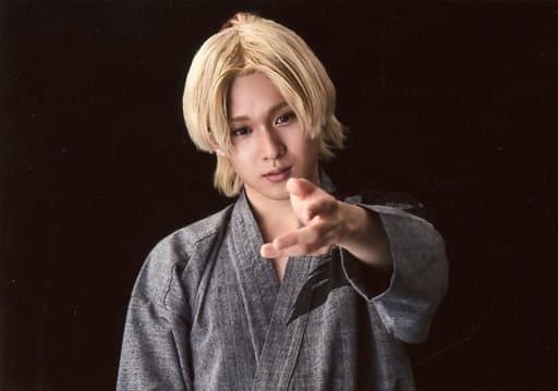 駿河屋 -<中古>田村心(峯明)/横型・バストアップ・衣装グレー・左手