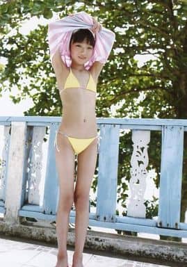 駿河屋 中古 河合すみれ 全身 衣装黄色 水着 両手上げ 花よりすみれ 特典生写真 ジュニアアイドル