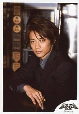 森本亮治/上半身・衣装黒・グレー・右腕机の上・ロゴ入り・「TEAM26FUROKU」/「AMUSE SUPER LIVE 2008」生写真