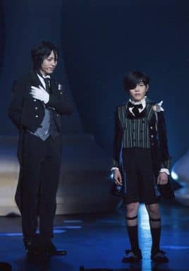 駿河屋 中古 福崎那由他 シエル ファントムハイヴ 松下優也 セバスチャン ミカエリス ライブフォト 全身 衣装黒 左手胸 ライト青 ミュージカル 黒執事 地に燃えるリコリス ブロマイド 2 5次元ミュージカル 駿河屋 中古 福崎那由他 シエル ファントムハイヴ 松下優也 セバスチャン ミカエリス ライブフォト 全身 衣装黒 左手胸 ライト青 ミュージカル 黒執事 地に燃えるリコリス ブロマイド 2 5次元ミュージカル