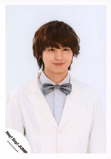 駿河屋 中古 Hey Say Jump 伊野尾慧 上半身 ジャケット白 蝶ネクタイ 体やや右向き Jumping Car ジャケ写 撮影オフショット 公式生写真 Hey Say Jump