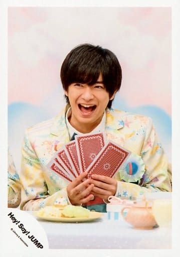 駿河屋 中古 Hey Say Jump 知念侑李 バストアップ 衣装クリーム色 水色ピンク黄 両手トランプ 目線左 口開き 笑顔 テーブル ケーキ キミアトラクション Pv ジャケ写撮影オフショット 公式生写真 Hey Say Jump 駿河屋 中古 Hey Say Jump 知念侑李 バストアップ 衣装クリーム色 水色ピンク黄 両手トランプ 目線左 口開き 笑顔 テーブル ケーキ キミアトラクション Pv ジャケ写撮影オフショット 公式生写真 Hey Say Jump