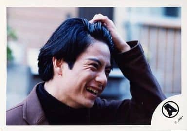 駿河屋 -<中古>光GENJI/佐藤敦啓/横型・顔アップ・左手頭・笑顔/公式生 駿河屋 -<中古>光GENJI/佐藤敦啓/横型・顔アップ・左手頭・笑顔/公式生
