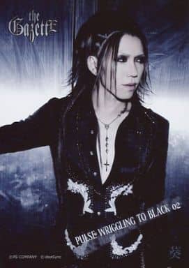 駿河屋 -<中古>the GazettE/葵/上半身・衣装黒・背景銀・目線右/the