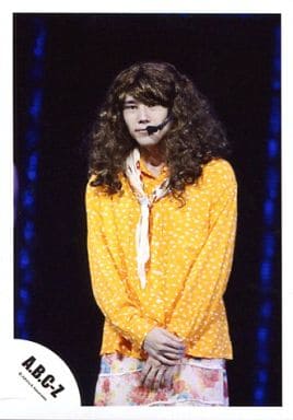 駿河屋 中古 A B C Z 五関晃一 膝上 衣装黄 女装 ライブフォト 公式生写真 A B C Z