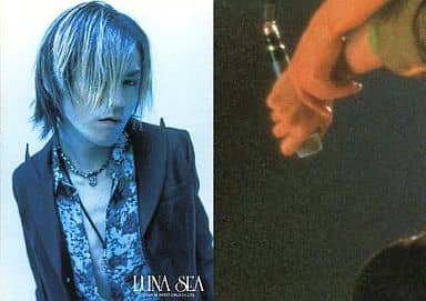 駿河屋 中古 Luna Sea Sugizo レギュラーカード 上半身 衣装黒白花柄 背景白 Luna Seaトレーディングカード 男性コレクションカード