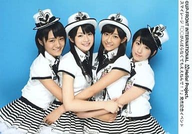 スマイレージ/集合(4人)・福田・和田・小川・前田/横型・膝上・衣装白黒・抱き合い・帽子・背景水色/スマイレージ「○○がんばらなくてもええねんで!!」発売記念イベント スマイレージ/集合(4人)・福田・和田・小川・前田/横型・膝上・衣装白黒・抱き合い・帽子・背景水色/スマイレージ「○○がんばらなくてもええねんで!!」発売記念イベント