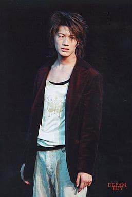 駿河屋 -<中古>KAT-TUN/赤西仁/ライブフォト・膝上・衣装黒・インナー