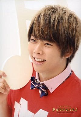 駿河屋 中古 News テゴマス 増田貴久 バストアップ 衣装赤 目線左 右手に音符型パネル テゴマス1stライブ テゴマス のうた 公式生写真 ジャニーズ