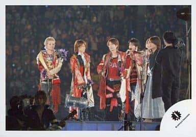 駿河屋 中古 Kat Tun 6人 衣装赤 ステージ 公式生写真 男性生写真