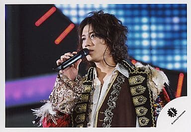 駿河屋 -<中古>KAT-TUN/赤西仁/ライブフォト・横型・バストアップ