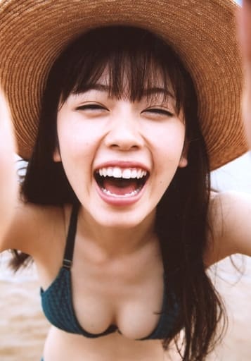 駿河屋 買取 小芝風花 バストアップ 前のめり 水着緑 帽子 口開け 写真集 F 発売記念イベント会場限定生写真 その他女性