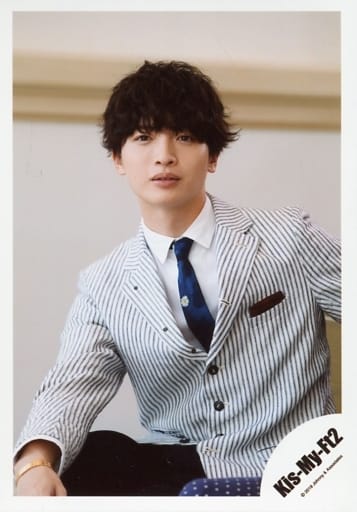 駿河屋 - 【買取】Kis-My-Ft2/玉森裕太/膝上・座り・衣装白・青・体