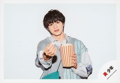 駿河屋 -<中古>美 少年/佐藤龍我/横型・バストアップ・衣装グレー