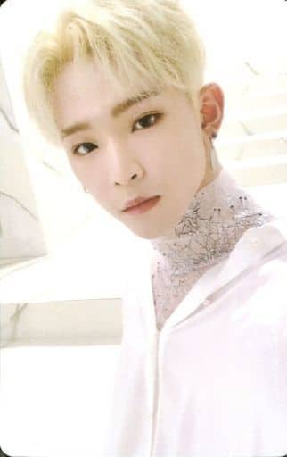 駿河屋 -<中古>ONEUS/LEEDO(イド)/裏面白・印刷サイン入り/CD「LIVED