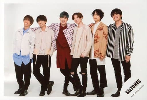 駿河屋 -<中古>SixTONES/集合(6人)/横型・全身/SixTONES アーティスト