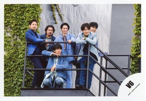 駿河屋 - 【買取】V6/集合(6人)/横型・全身/アルバム「STEP」MV&