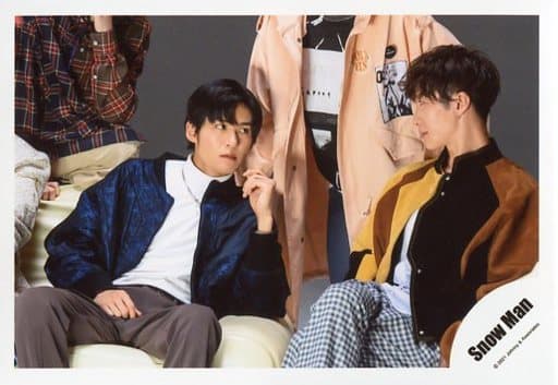 駿河屋 -<中古>Snow Man/目黒蓮・渡辺翔太/横型・膝上/アルバム「Snow