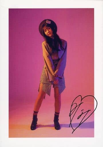 駿河屋 -<中古>Girls2/菱田未渚美/全身・印刷サイン入り/「Girls2