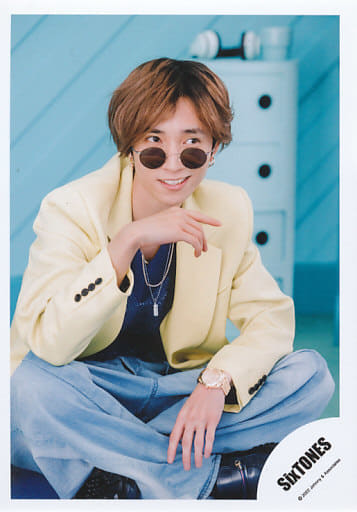 駿河屋 -<中古>SixTONES/田中樹/全身/シングル「共鳴」MV&ジャケ写 駿河屋 -<中古>SixTONES/田中樹/全身/シングル「共鳴」MV&ジャケ写