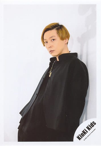 KinKi Kids/堂本剛/膝上/「KinKi Kids Live Photo Book in TOKYO DOME 2022 0101」オフショット/公式生写真 KinKi Kids/堂本剛/膝上/「KinKi Kids Live Photo Book in TOKYO DOME 2022 0101」オフショット/公式生写真