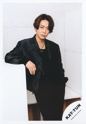 駿河屋 -<中古>KAT-TUN/亀梨和也/膝上/「KAT-TUN LIVE TOUR 2022 Honey
