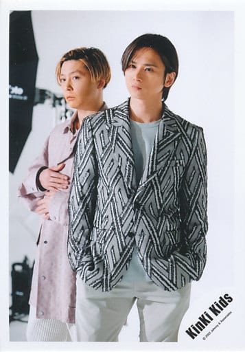 駿河屋 -<中古>KinKi Kids/堂本剛・堂本光一/膝上/シングル「Amazing