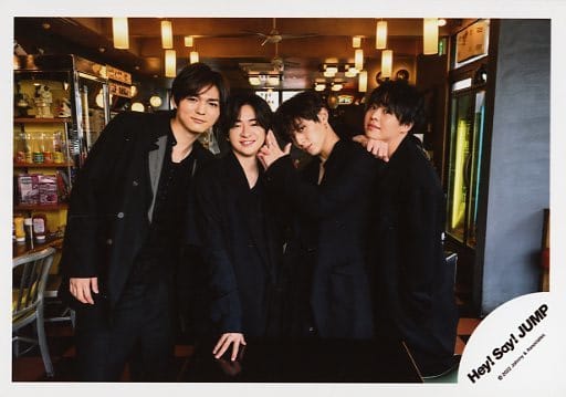 駿河屋 -<中古>Hey!Say!JUMP/集合(4人)/横型・膝上/「Hey! Say! JUMP