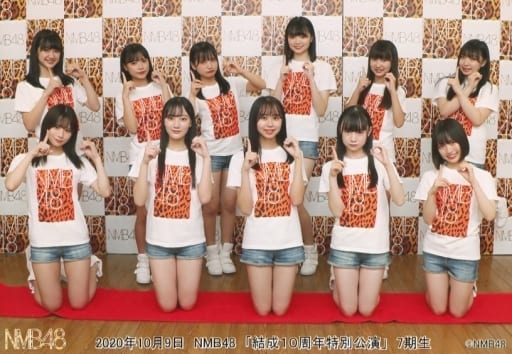 AKB48 10期生、11期生　サイン色紙