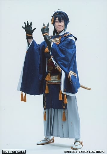 駿河屋 -<中古>鈴木拡樹(三日月宗近)/全身・キャラクターショット/Blu 駿河屋 -<中古>鈴木拡樹(三日月宗近)/全身・キャラクターショット/Blu