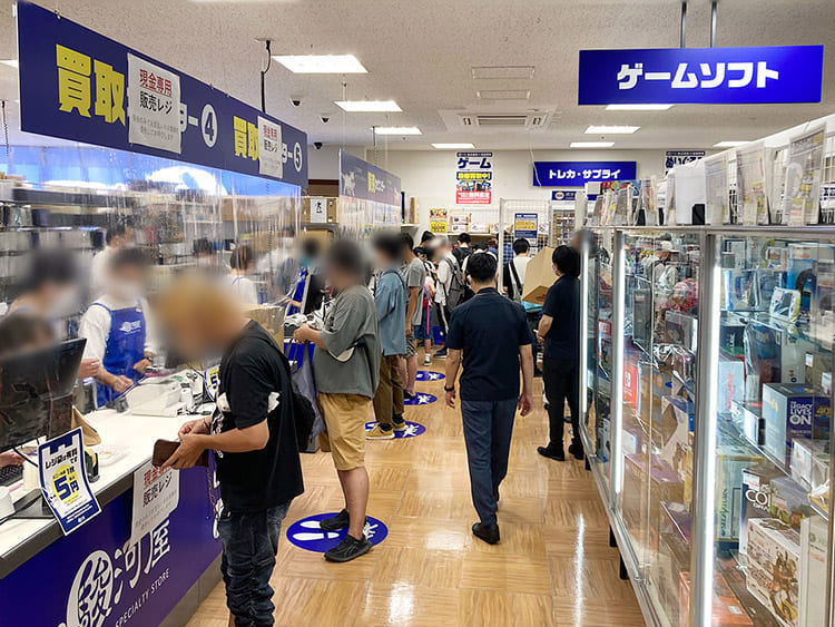 駿河屋立川北口店 店内1