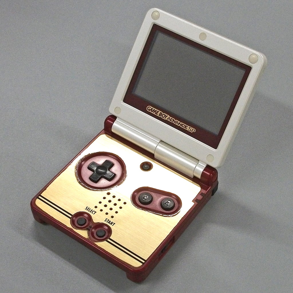 ゲームボーイアドバンスSP ファミコン生誕20周年プレゼント