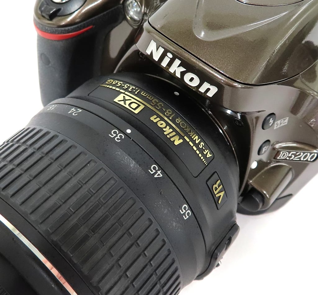 駿河屋 -<中古>Nikon デジタル一眼レフカメラ D5200 18-55VR レンズ