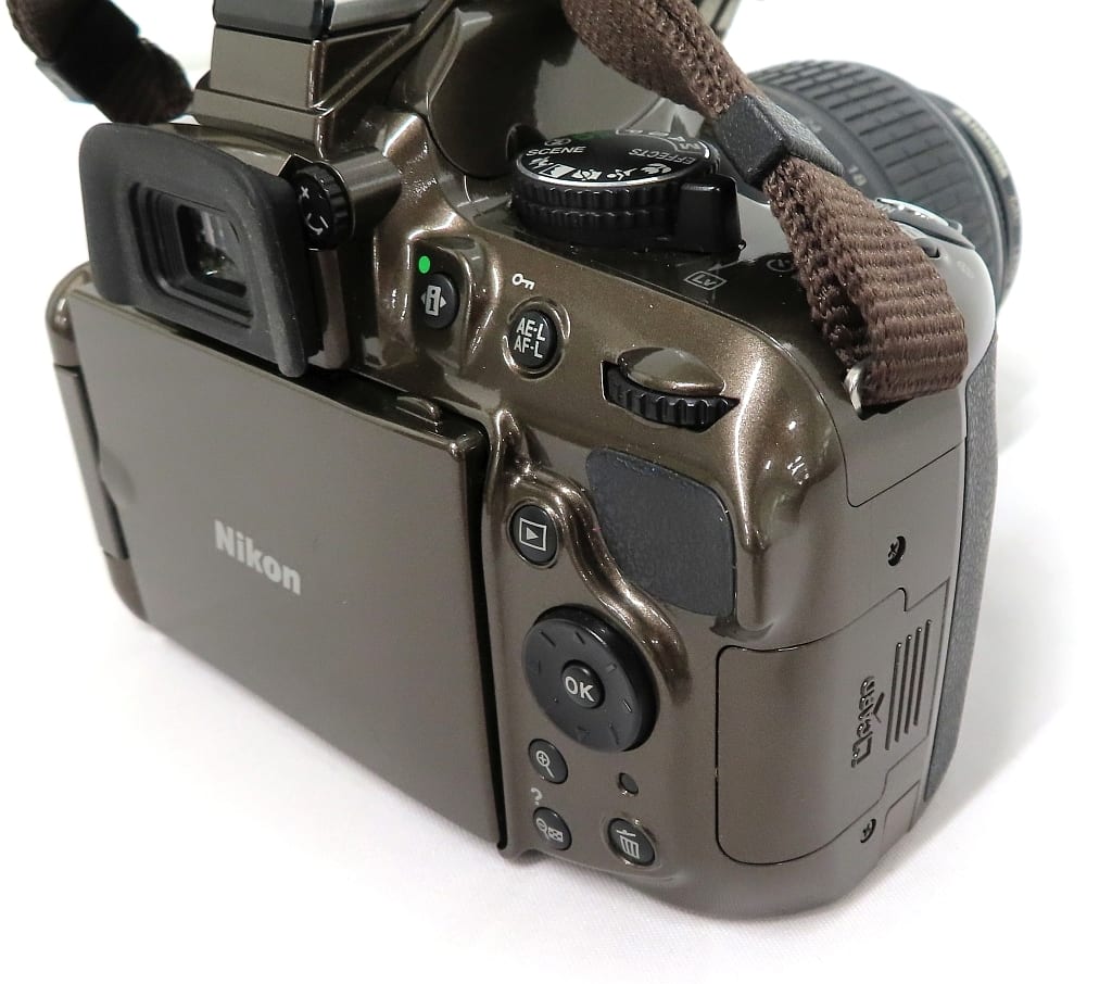 駿河屋 -<中古>Nikon デジタル一眼レフカメラ D5200 18-55VR レンズ