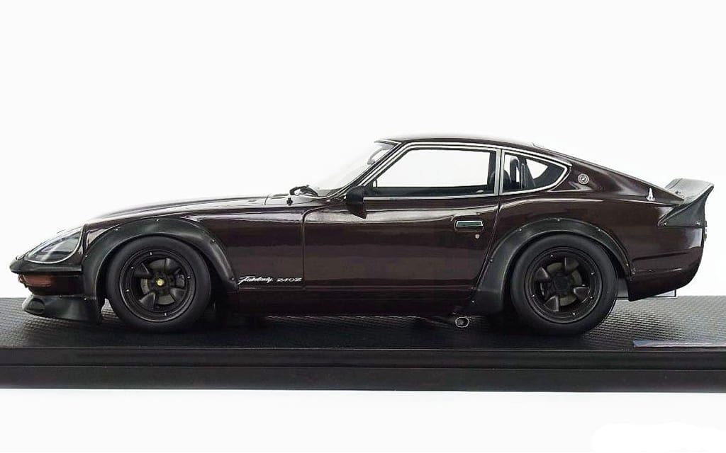 新品未展示品　イグニッションモデル1/18 日産フェアレディ240ZG マルーン