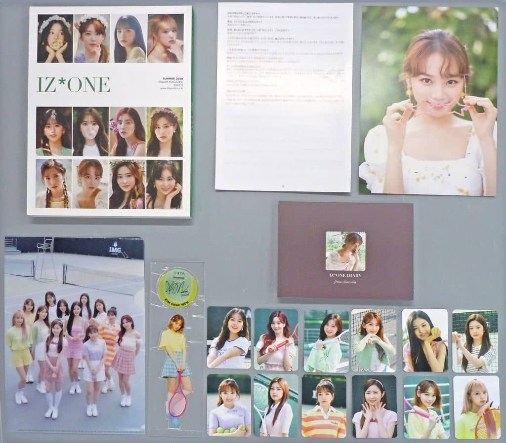 期間限定特価】 IZ ONE 写真集 LOOK AT MY iZ Dicon 韓国版 イェナ tdh