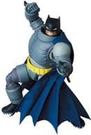 MAFEX ARMORED BATMAN(The Dark Knight Returns) 「バットマン： ダークナイト・リターンズ」 アクションフィギュア No.146