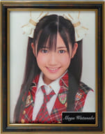 駿河屋 - 【買取】渡辺麻友(AKB48) レプリカ歴代劇場壁写真 額付き