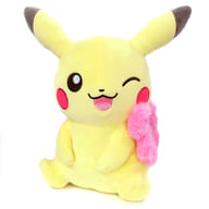 駿河屋 中古 ピカチュウ メスのすがた ピンク Girlish Pikachu でっかいぬいぐるみ ふわふわオシャレ ポケットモンスター サン ムーン ぬいぐるみ