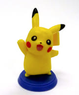 駿河屋 中古 04 ピカチュウ チョコエッグ ポケットモンスターxy ポケモンセンター限定版 トレーディングフィギュア
