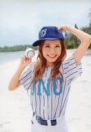駿河屋 中古 a 宇野実彩子 上半身 衣装白 野球のユニフォーム 右手ボール 左手頭 海 宇野実彩子フォトブック Uno Bon Mu Mo 特典生写真 その他女性