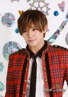 Hey!Say!JUMP/山田涼介/バストアップ・衣装赤黒白・チェック・両手下・目線左/「Hey!Say!JUMP COUNTDOWN LIVE 2015-2016 JUMPing CARnival Count Down」オリジナルフォト