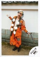 駿河屋 中古 ジャニーズwest 桐山照史 全身 衣装オレンジ 左手杖 アルバム Westival ジャケ写撮影 グッズ撮影オフショット 公式生写真 ジャニーズ