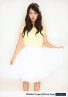 駿河屋 中古 C Ute 鈴木愛理 膝上 衣装黄色 白いスカート 左手スカート広げ 花の髪飾り 背景白 公式生写真 Ute