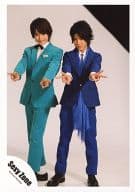 駿河屋 中古 Sexyzone 松島聡 マリウス葉 全身 衣装青緑 両手ピース 目線下 公式生写真 ジャニーズ