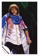 駿河屋 中古 Hey Say Jump 高木雄也 ライブフォト 膝上 衣装ピンク白黒 青のマント イヤホンマイク 公式生写真 Hey Say Jump